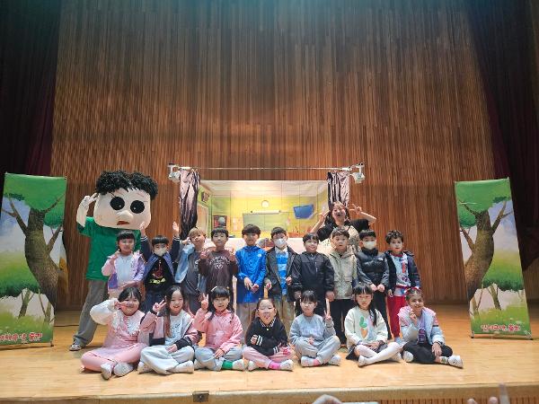 1,2,3학년 대상 성폭력 및 디지털성범죄 예방 인형극 교육